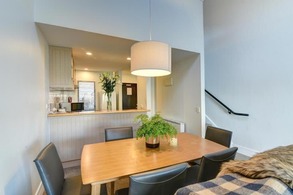 Modern 3 Bedroom With Stunning Postcard Views! Квинстаун Экстерьер фото