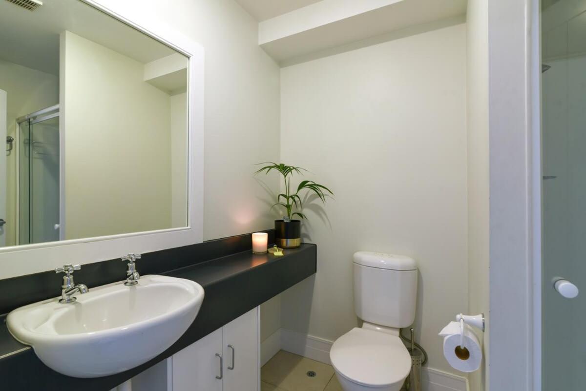 Modern 3 Bedroom With Stunning Postcard Views! Квинстаун Экстерьер фото