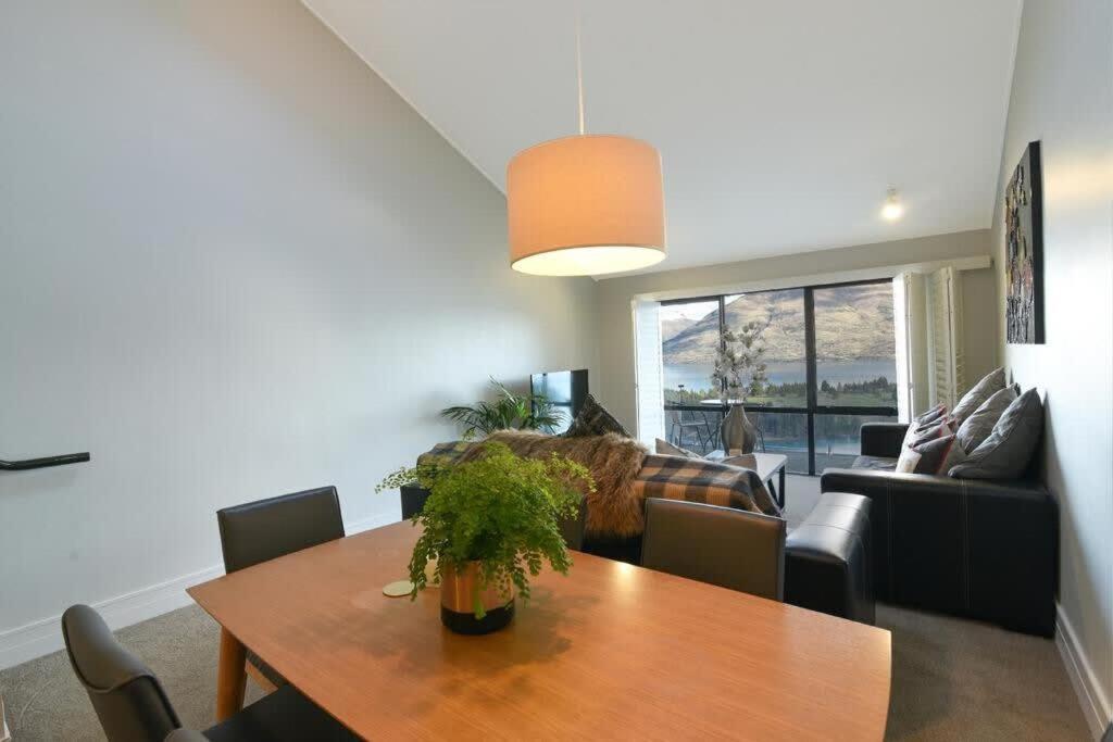 Modern 3 Bedroom With Stunning Postcard Views! Квинстаун Экстерьер фото